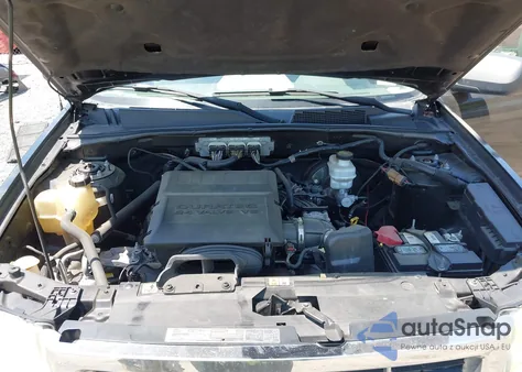 2010 Ford Escape Xlt z USA, uszkodzony, nr VIN 1FMCU0DG4AKA12193